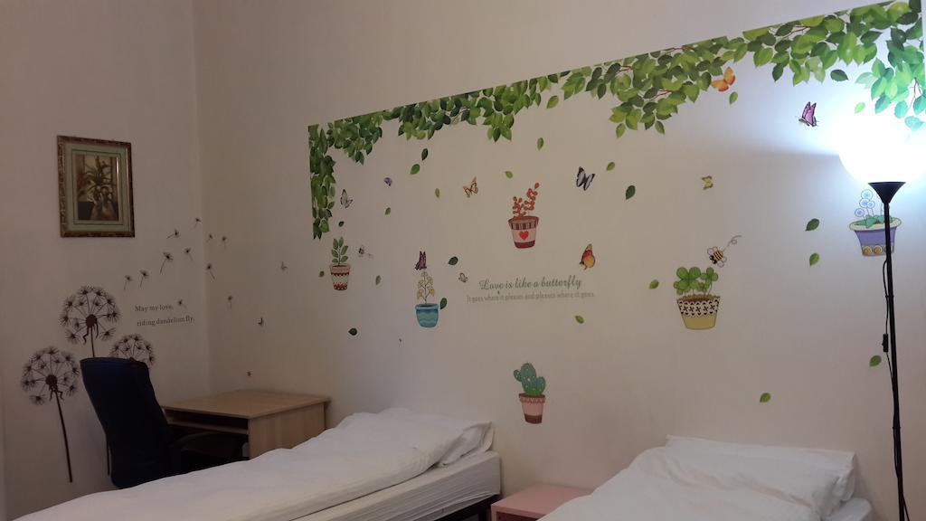 Youthhome B&B เนเปิลส์ ภายนอก รูปภาพ