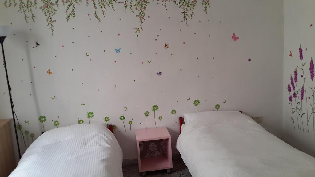 Youthhome B&B เนเปิลส์ ภายนอก รูปภาพ